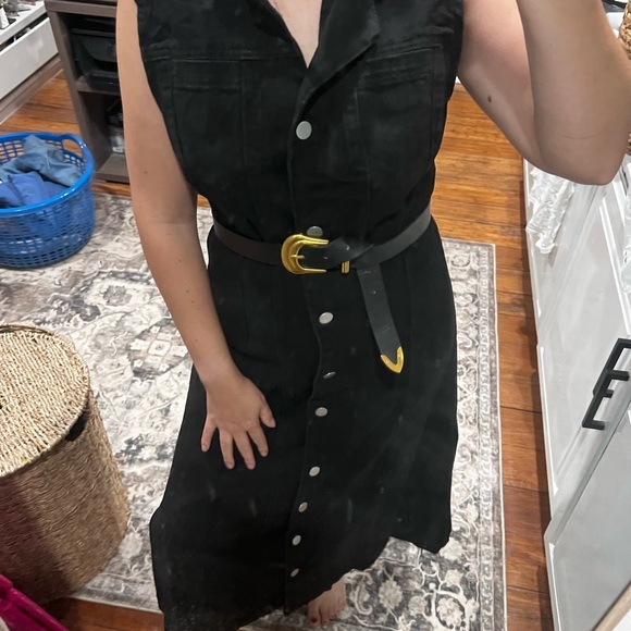Elegant Black Button-Down Dress - Picture 1 of 6